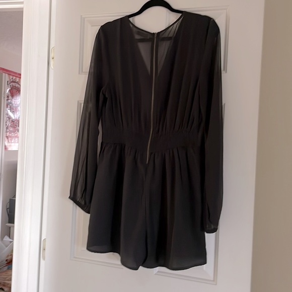Abercrombie & Fitch black romper size large never worn NWT. - Picture 2 of 2